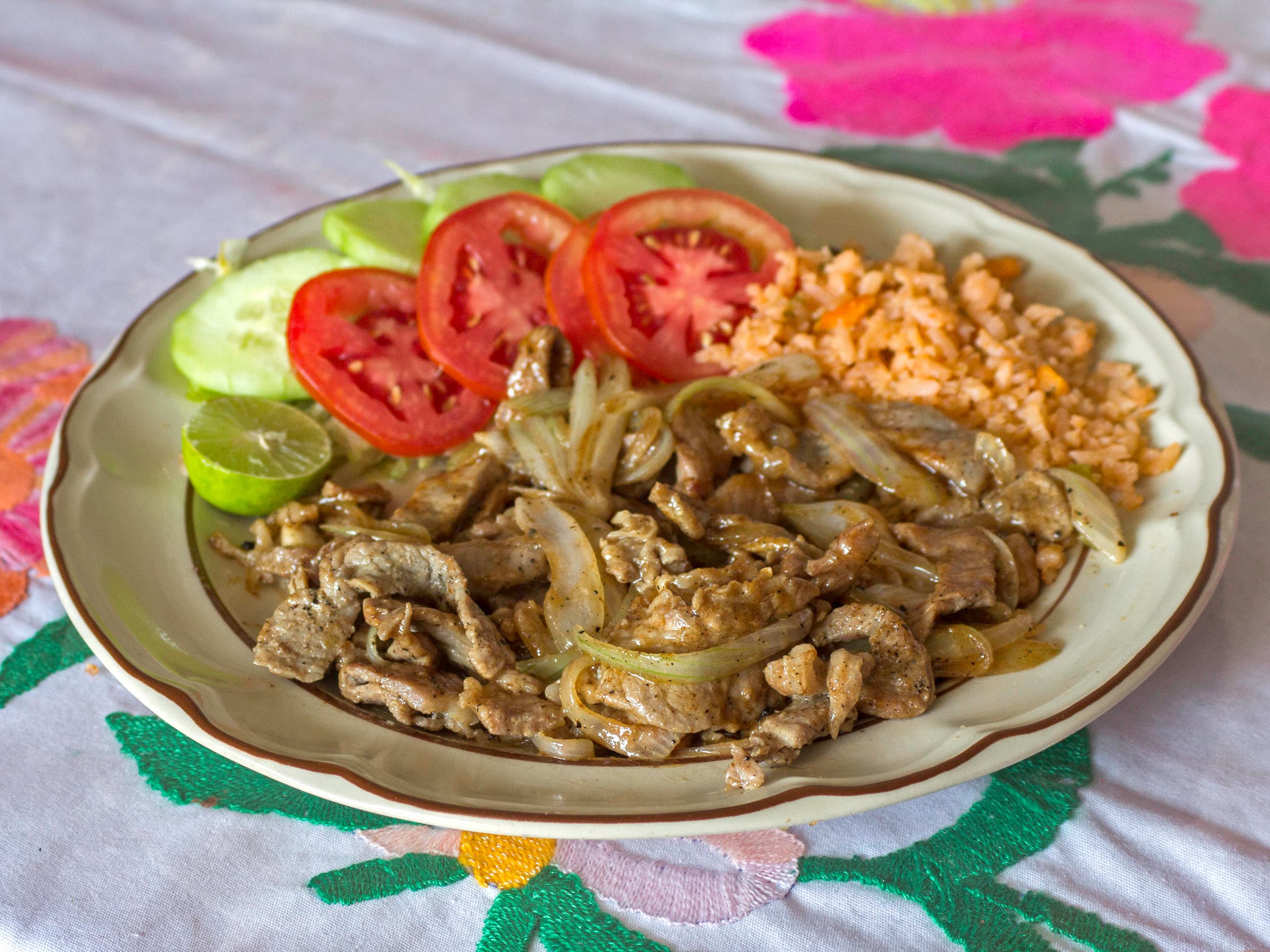 Bistec Encebollado