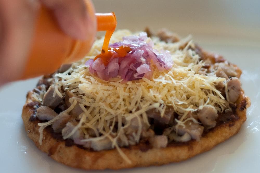 SOPE DE CARNE MOLIDA CON QUESO DE BOLA