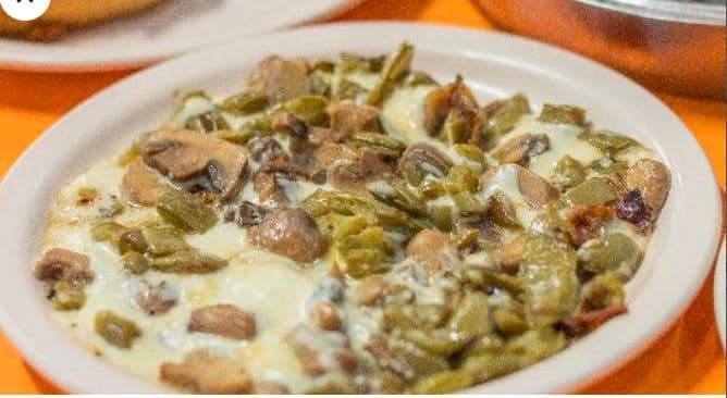 Nopales con Queso y Champiñones