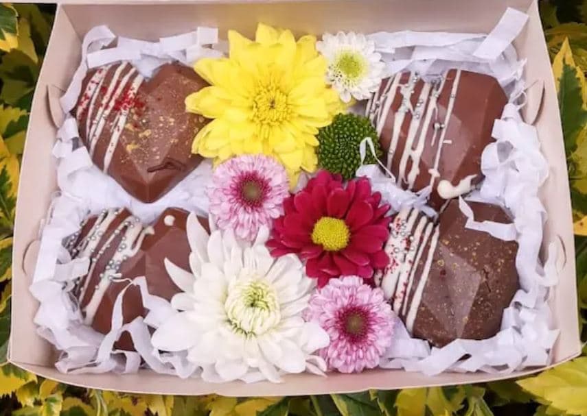 Camila: 4 Corazones+ Flores