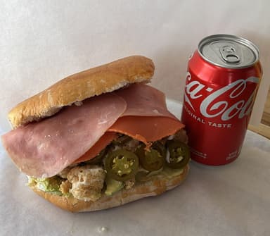 Lonche Aguacatoso 2 Carnes Frías y Refresco