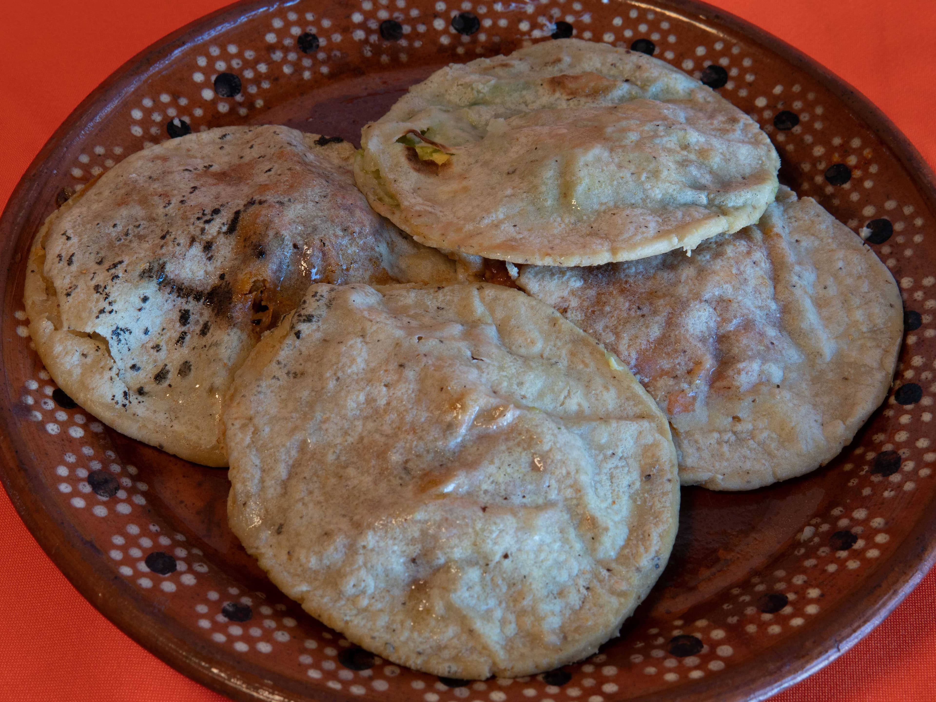 Gordita de Masa Roja