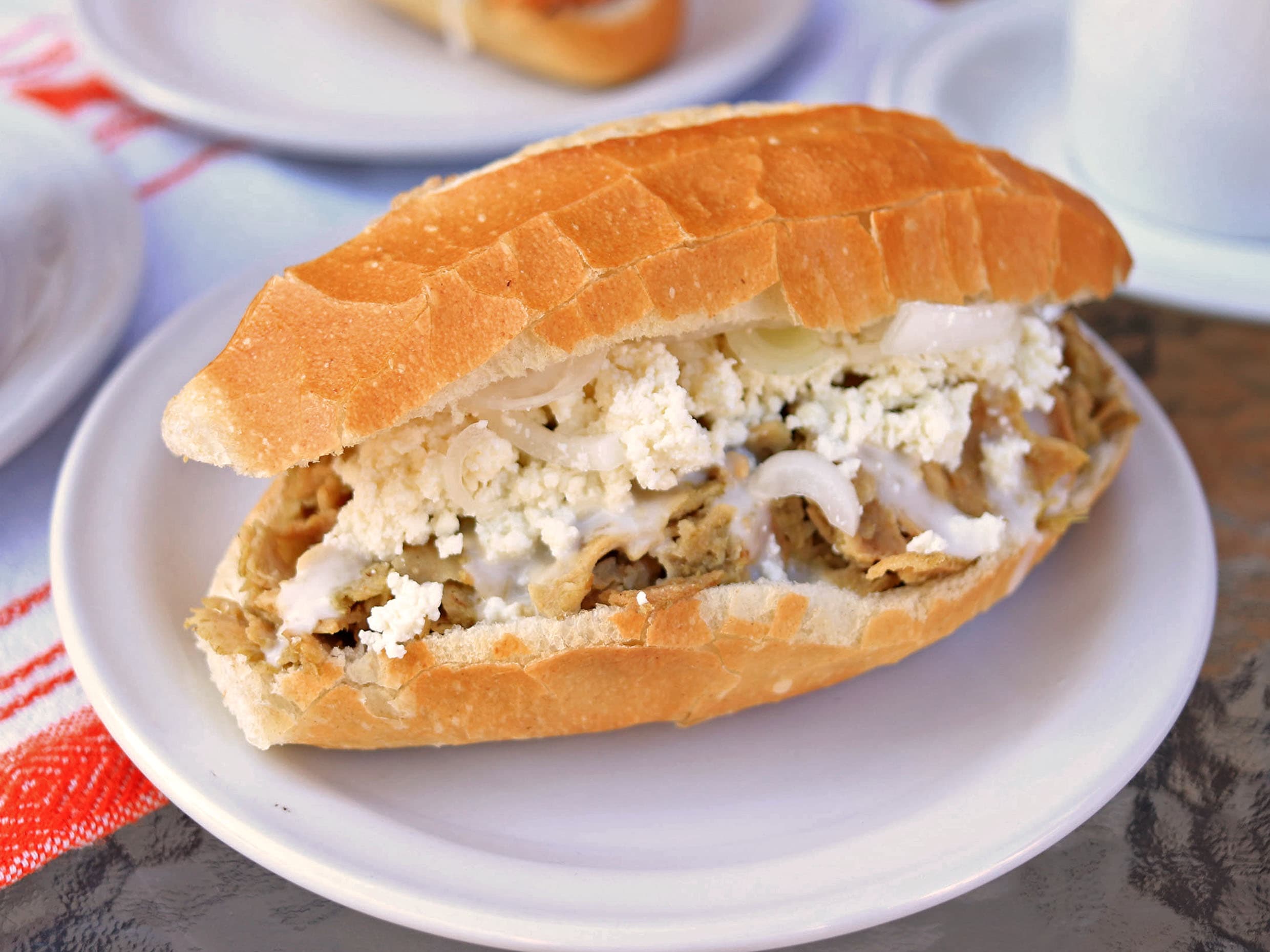 Torta de Chilaquiles