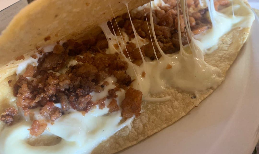 2 Quekas de Chicharrón a Precio Especial