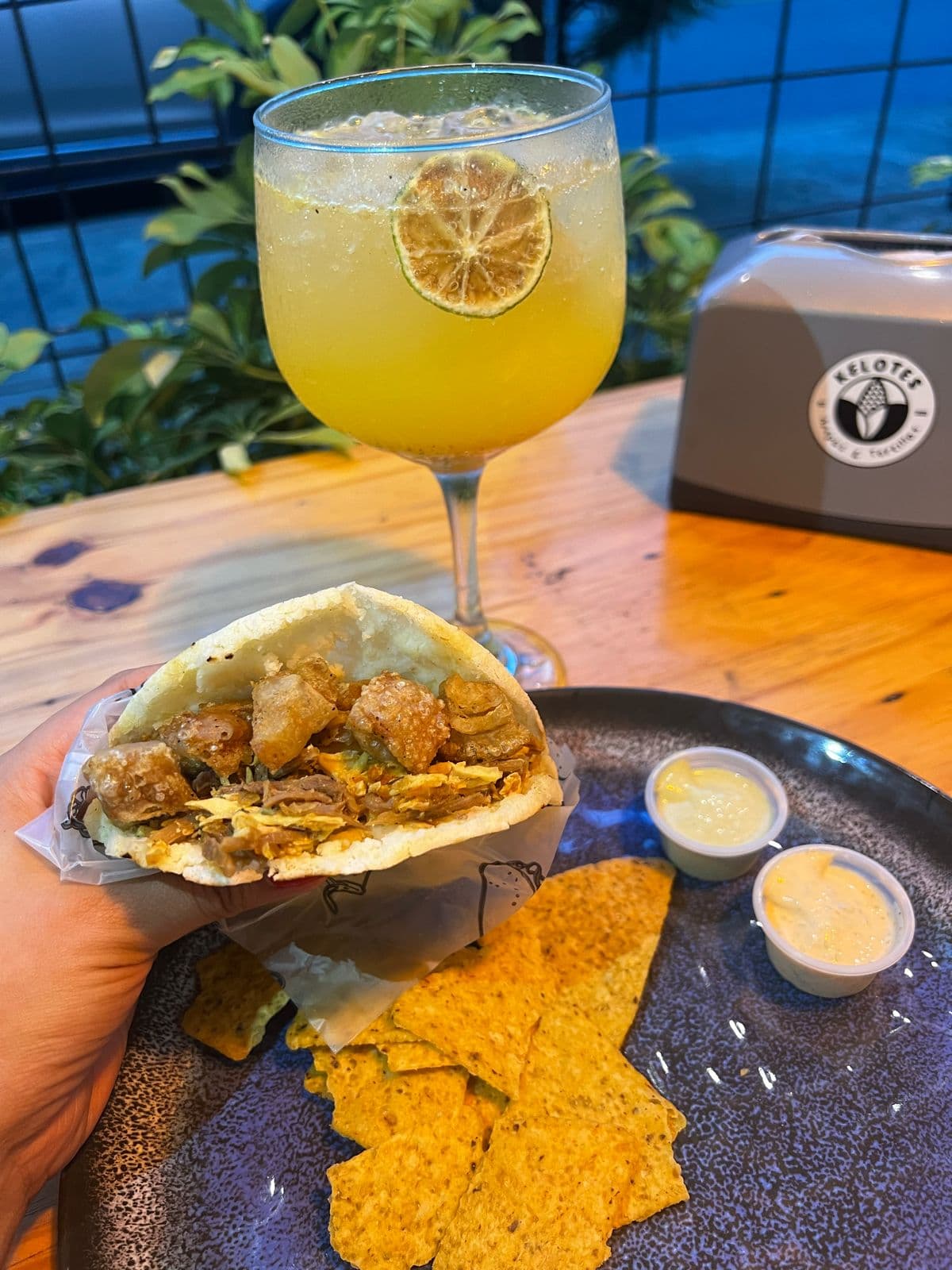 Combo Arepa Todoterreno + Soda de Maracuyá