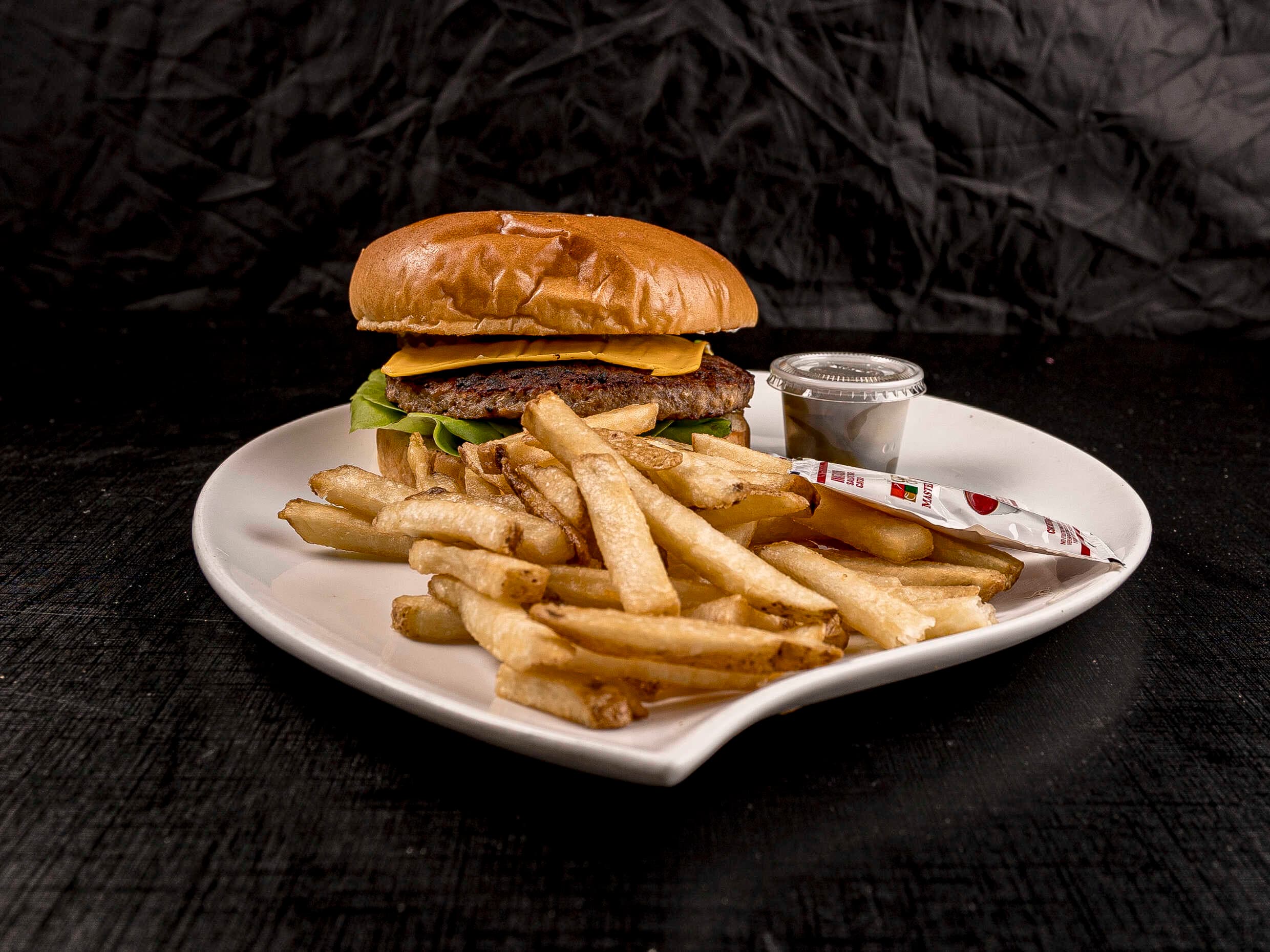Classic Cheese Burger + Drink 355ml
