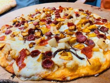 COMBO Pizza Mediana 35 Cm + Gaseosa 1.5 Lt