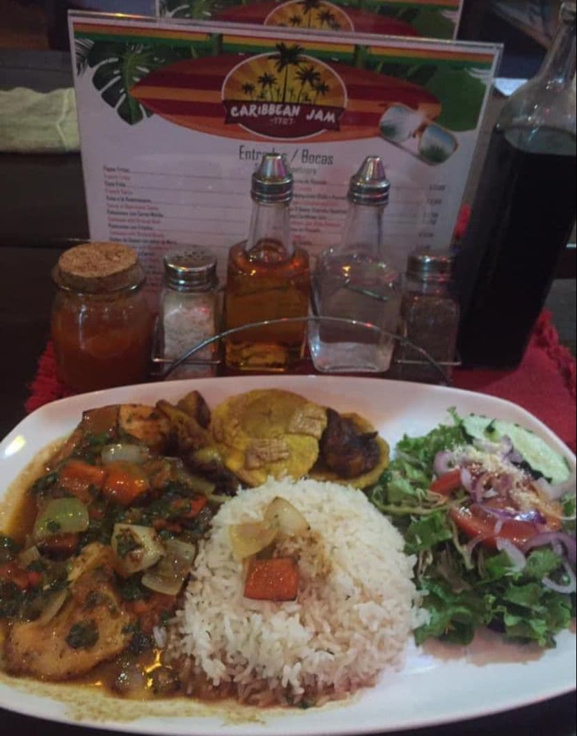 Filete de Pescado en Salsa Caribeña