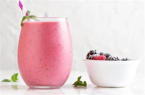 Jugo de mora en leche