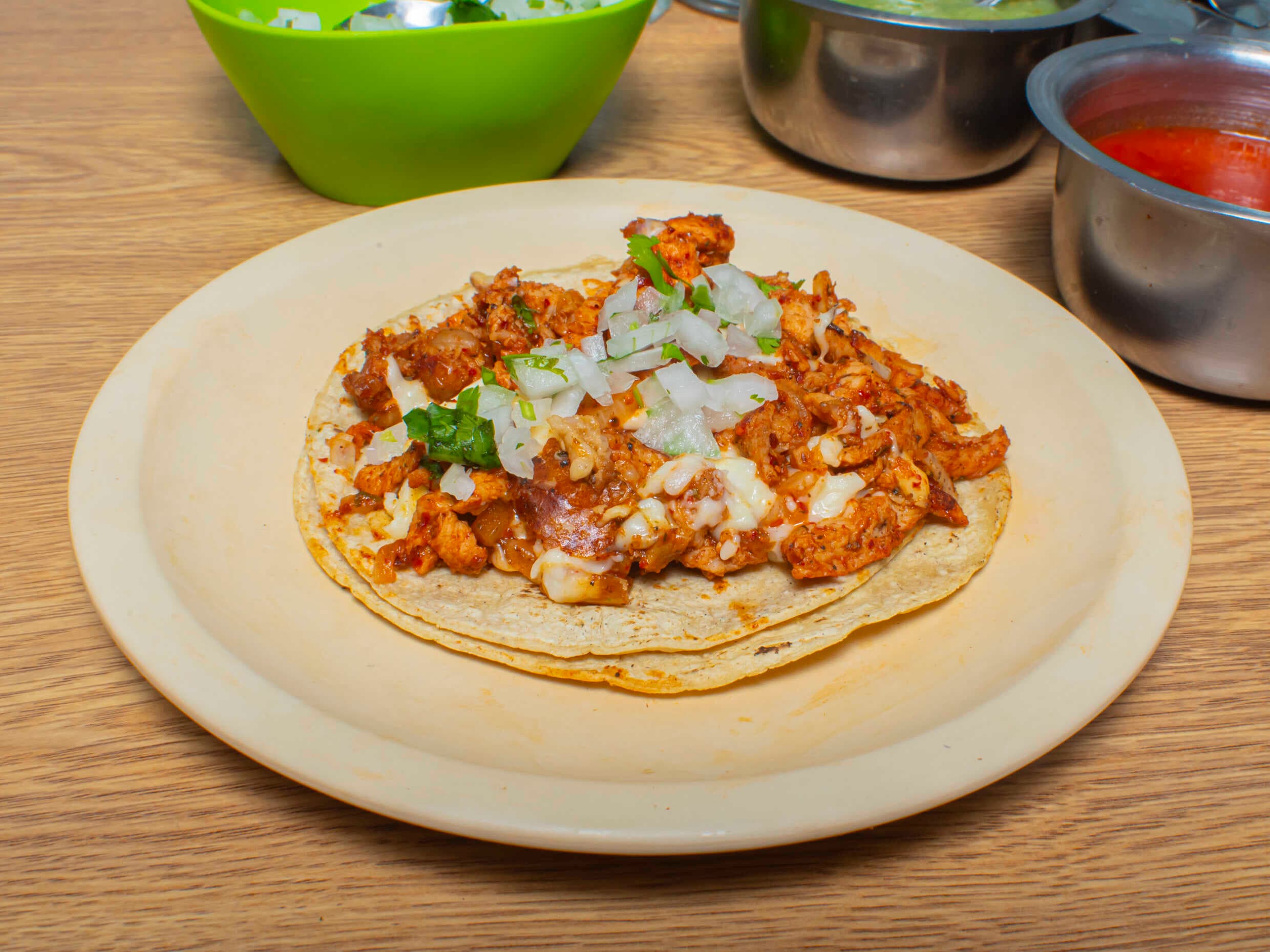 Taco de Pastor con Queso
