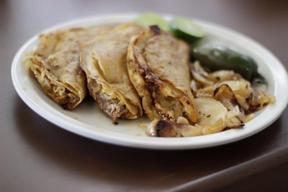Taco Medio de Barbacoa