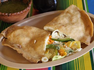 Molote de Tres Quesos