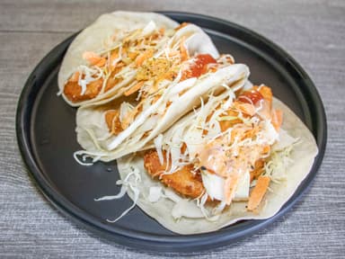 Tacos sonorenses de pescado empanizado