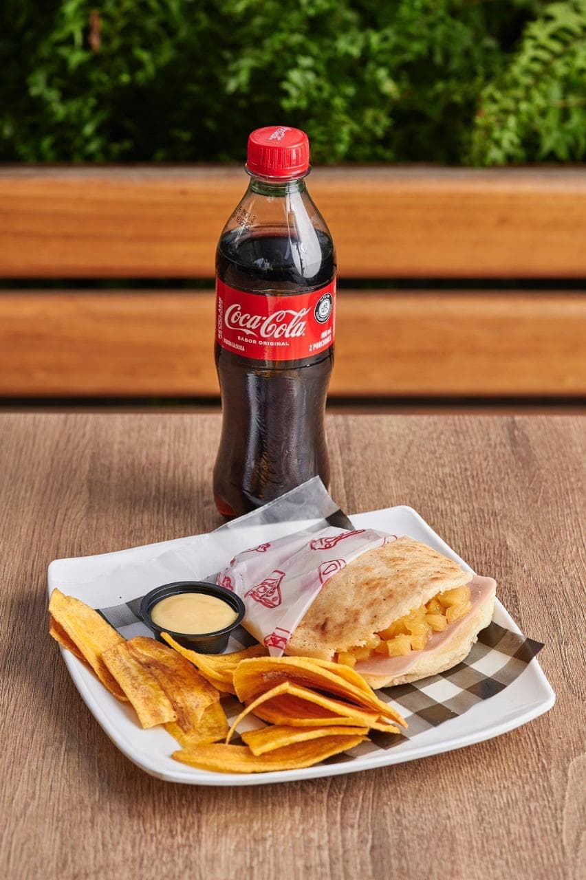 Combo 2 Arepas Hawaianas + 2 Gaseosas