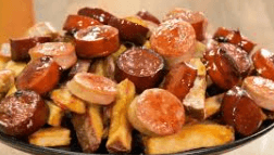 Salchipapa de Chorizo