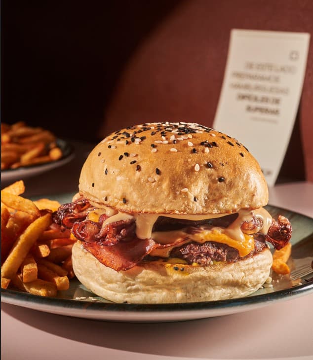 Combo Burger American Stocker + Papas