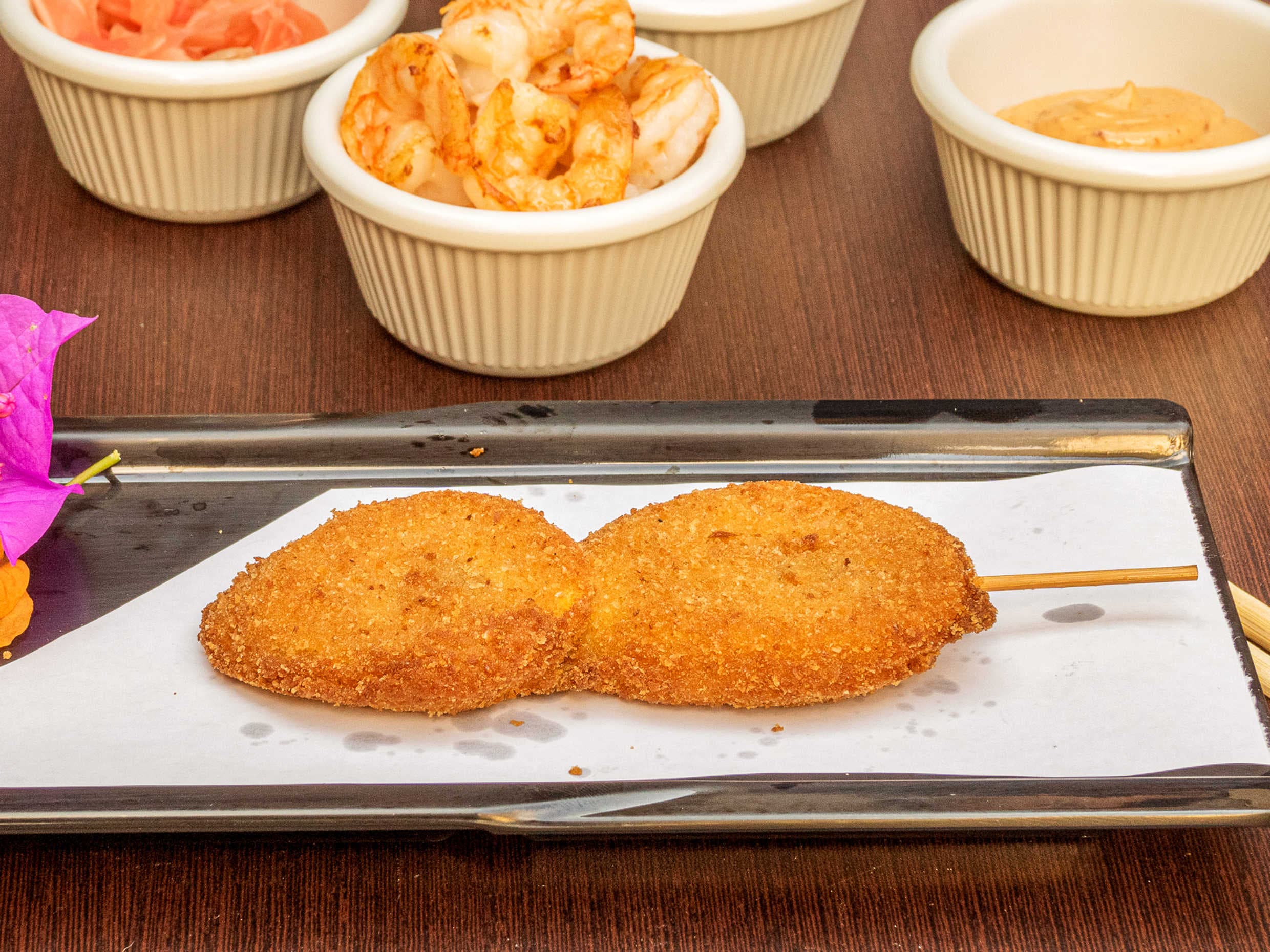 Kushiage de Plátano y Queso Gouda
