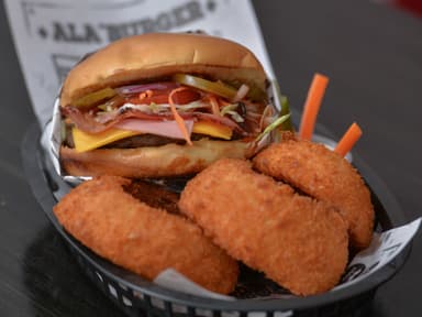 Combo burguer con Aros y Refresco