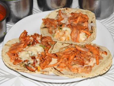 3 Tacos al Pastor con Queso