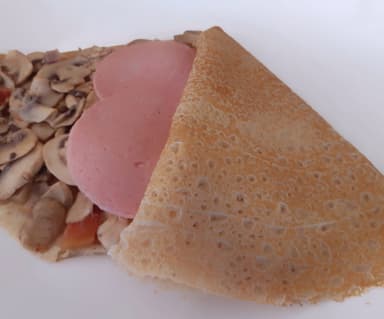 Crepa queso y jamón + agua del día