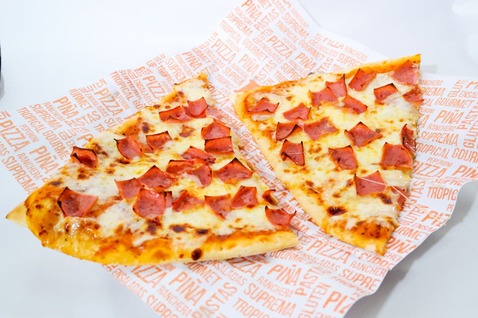 Combo Pizza Medium 4 Carnes + Bebida 1.5L