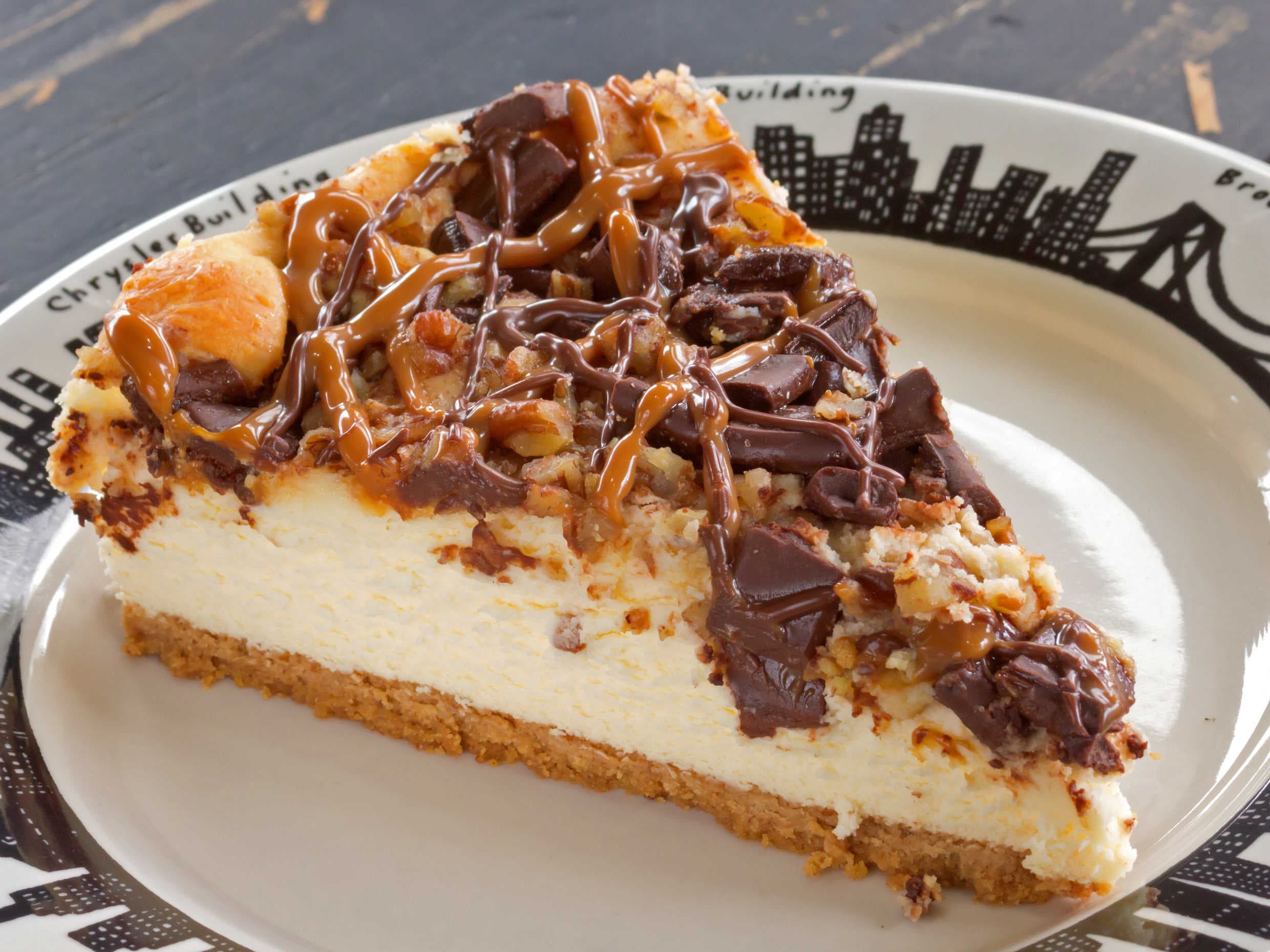 Pay de Cajeta con Chocochips y Queso