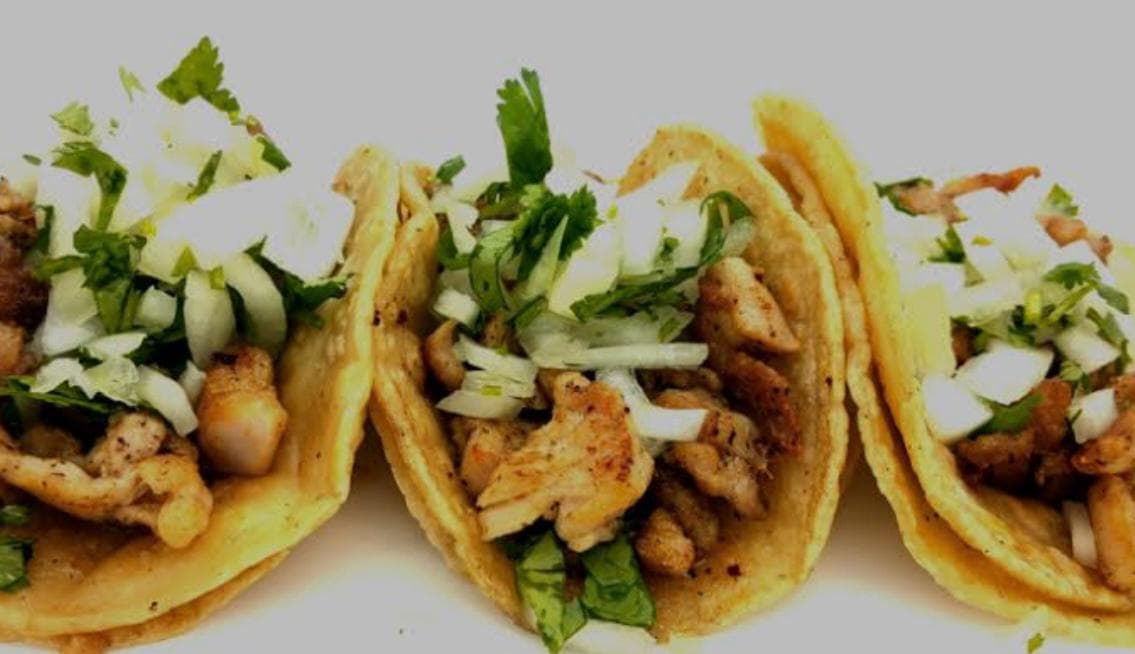 3 Tacos de Pollo y 1 Refresco o Boing