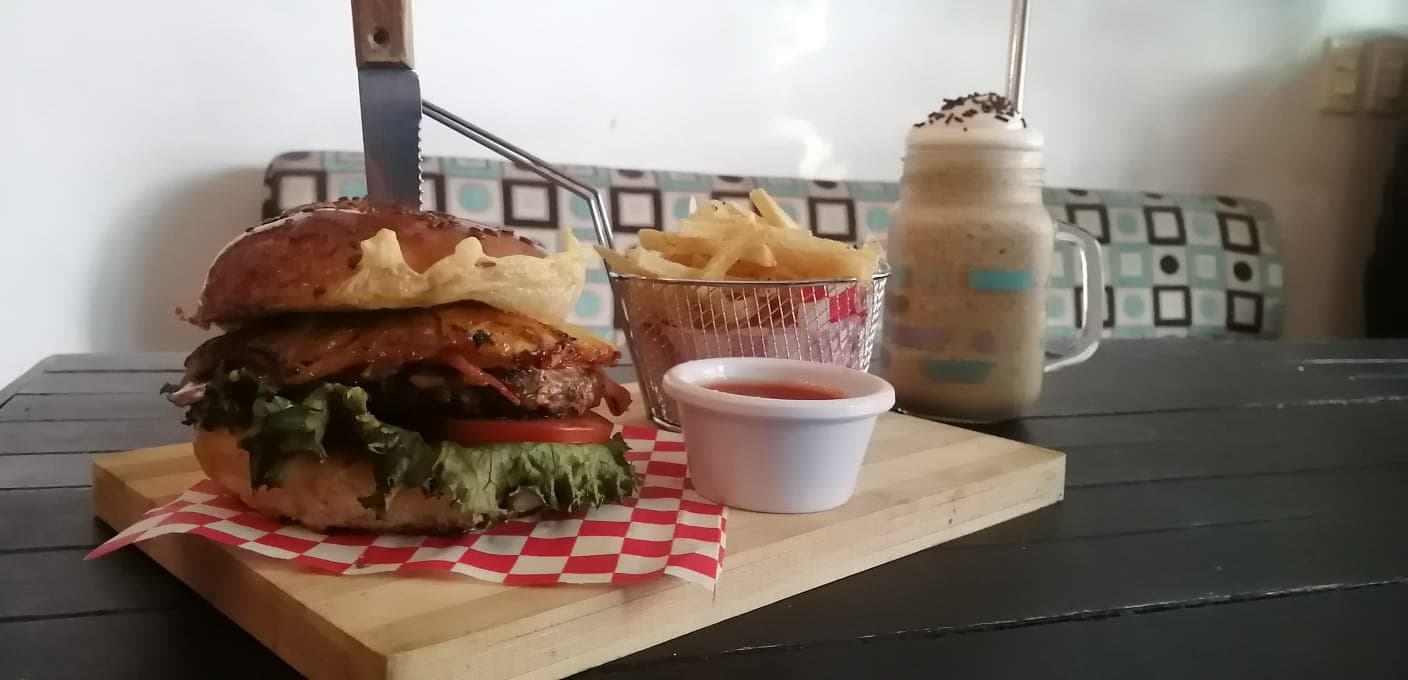 HAMBURGUESA HAWAIANA