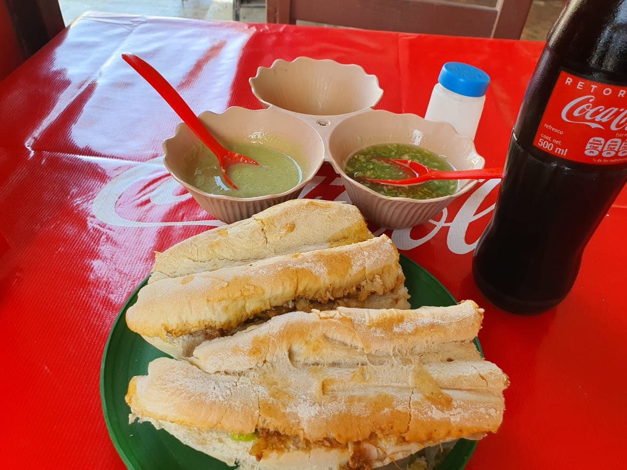 Tortas + agua de sabor