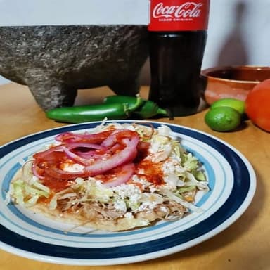 5 Tostadas de Res + 1 Soda