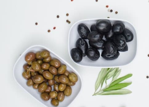 Adición de Aceitunas Negras para Pizza