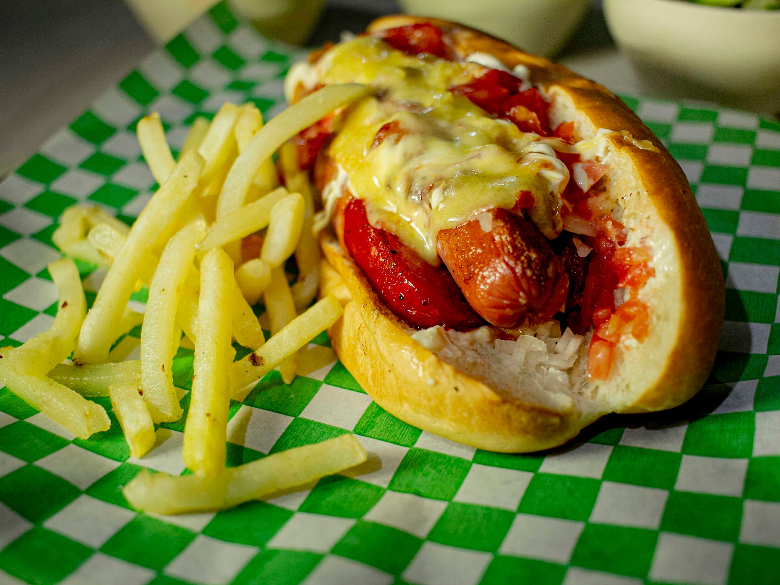 Hot Dog Presumido + 1/2 Litro de Agua