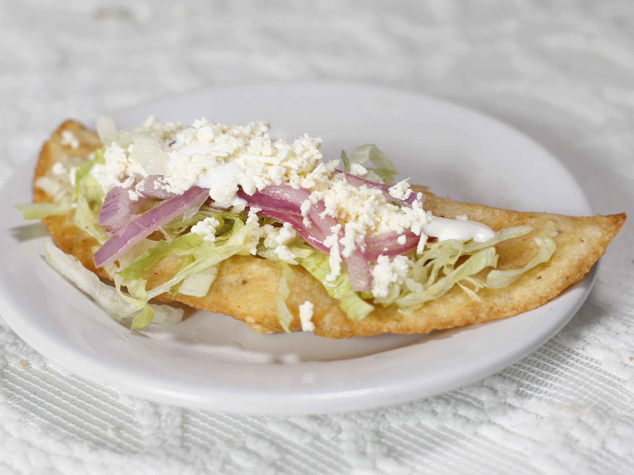 EMPANADA DE POLLO ASADO