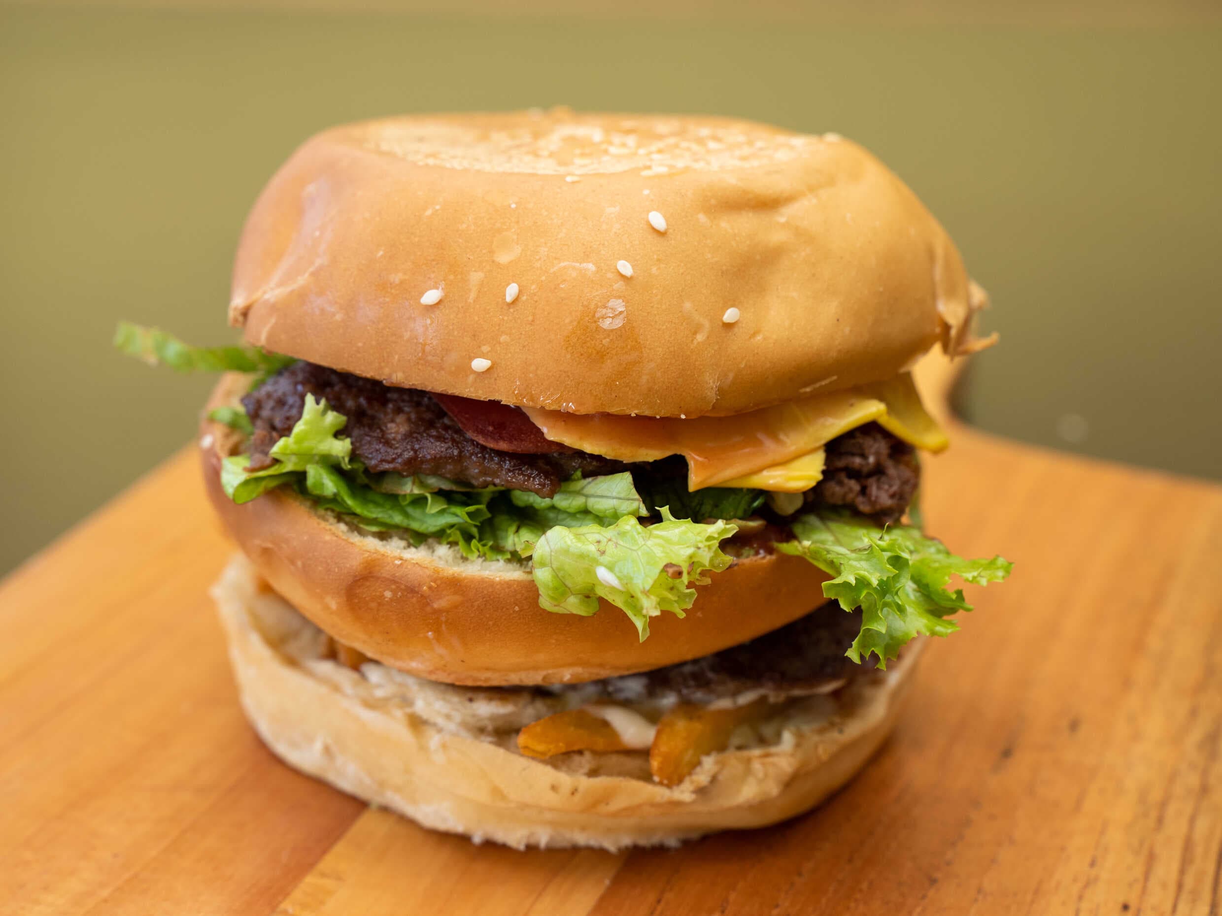 Doble Torta con Queso, Jamón y Tocineta