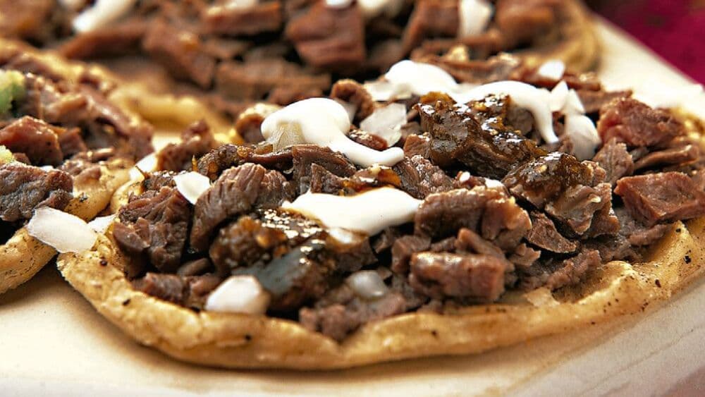 Sope con Bistec