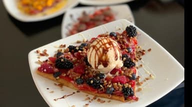 Crepa de Frutos Rojos con Philadelphia y Lechera