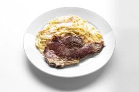 Churrasco con Linguini a lo Alfredo