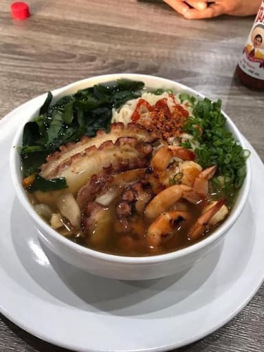 Sopa Noodle, Pulpo y Camaron