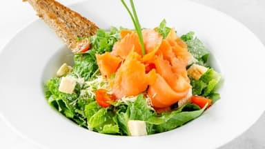 Ensalada César con Salmón