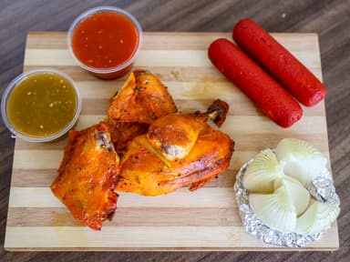1/2 Pollo + 2 Salchichas + 1 Cebolla