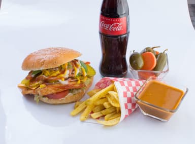 Combo Torta Brava, papas y refresco