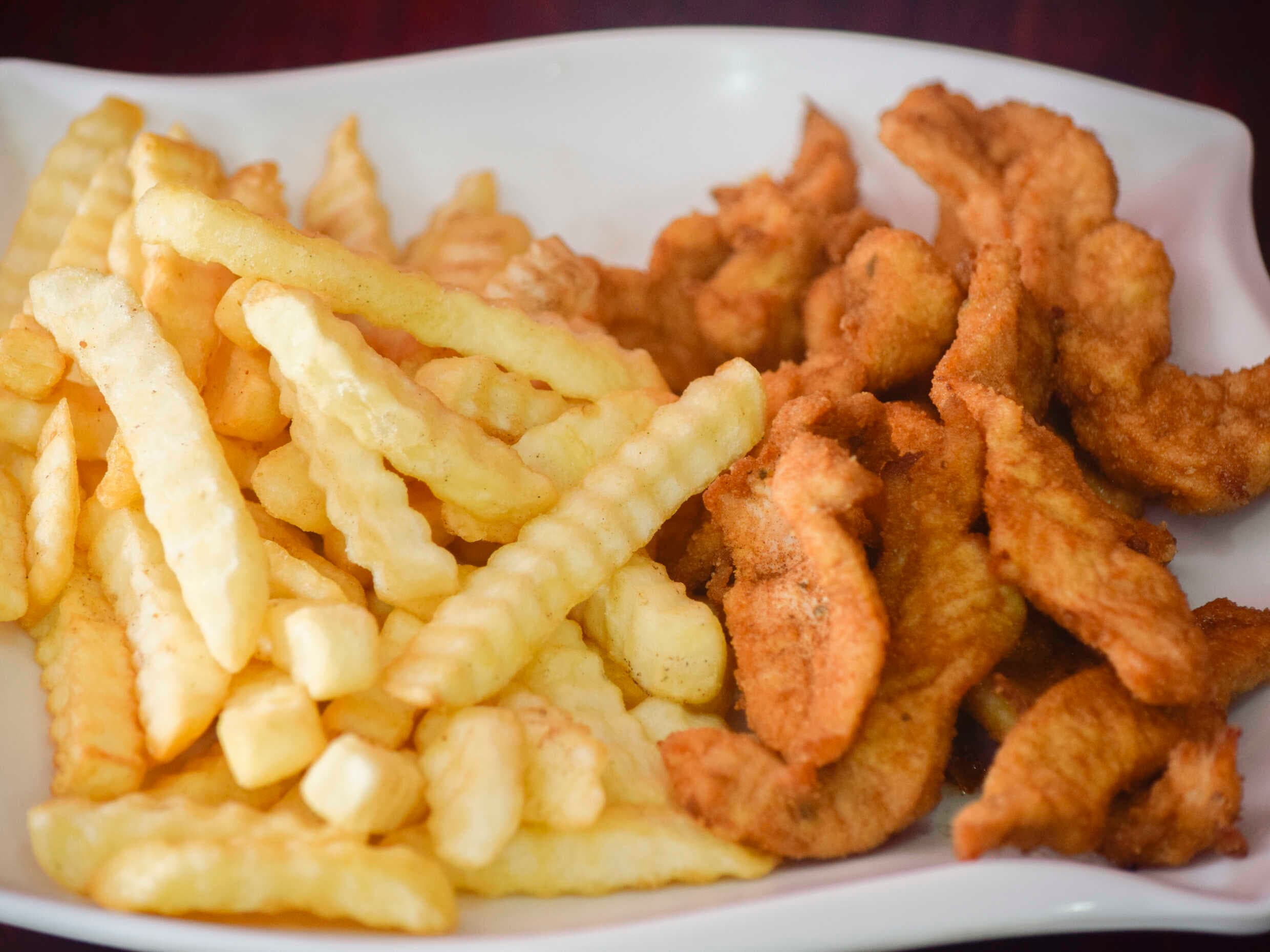Fajitas de Pollo Empanizados con Papas Fritas