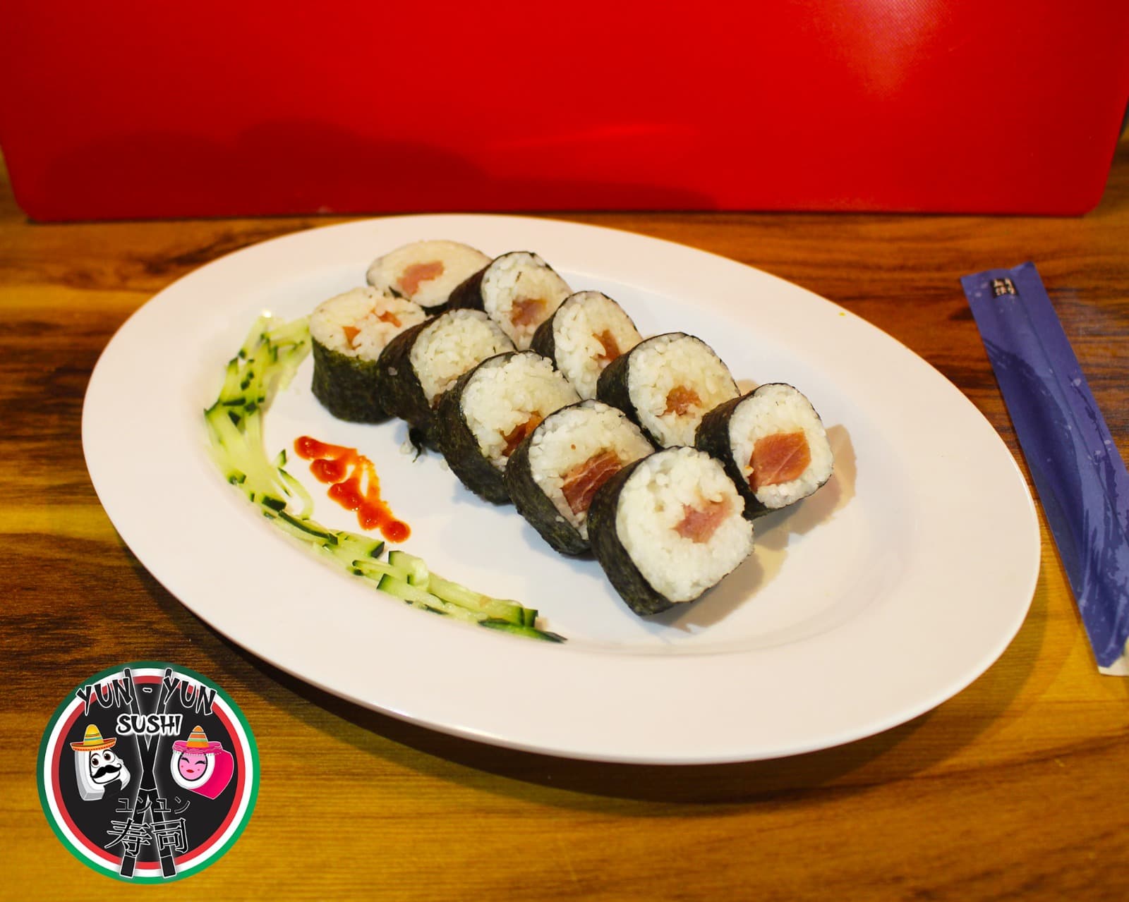 Rollo Hosomaki con Salmón