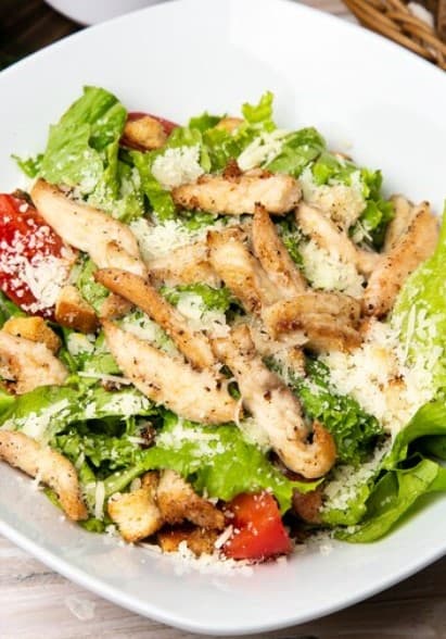Ensalada Cesar + Bebida de la Casa