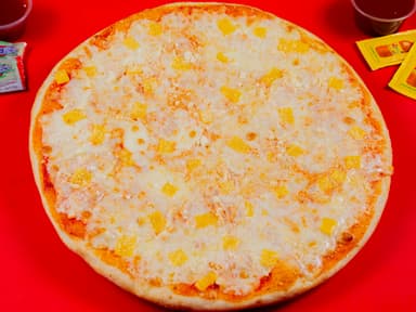 PIZZA DE SALCHICHA + PIZZA 3 QUESOS