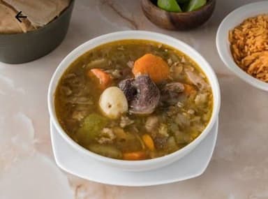 1 Lt. de Caldo de Res + Chilaquiles