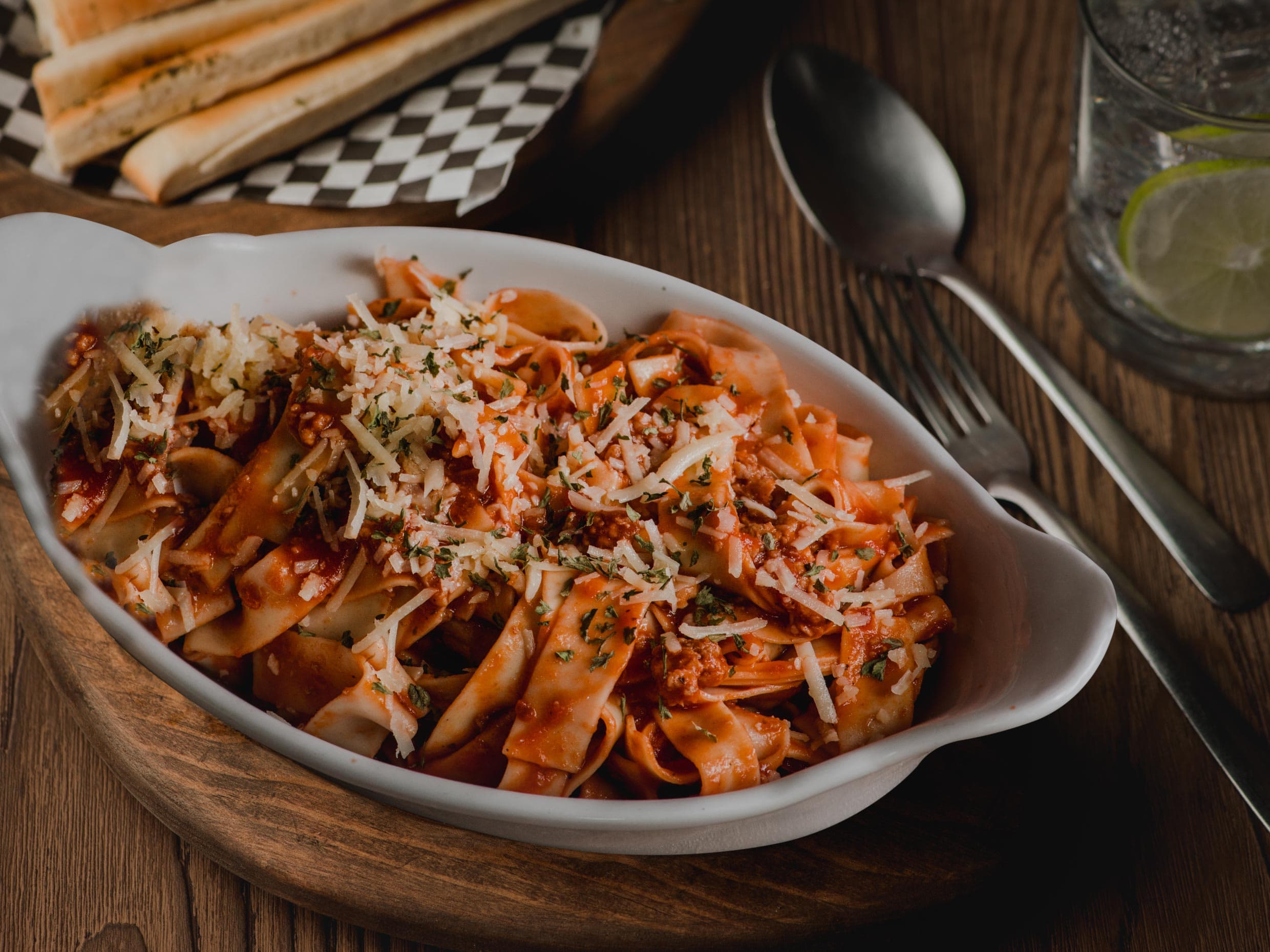 Fetuccini Boloñesa