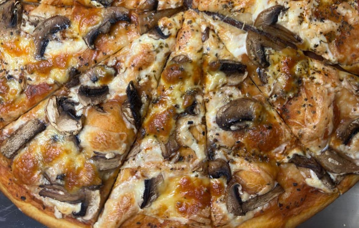 Pizza Familiar 40 cm (Especialidad a Elegir)