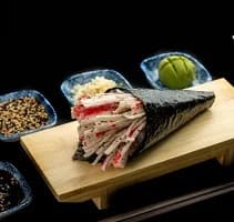 Temaki kani roll