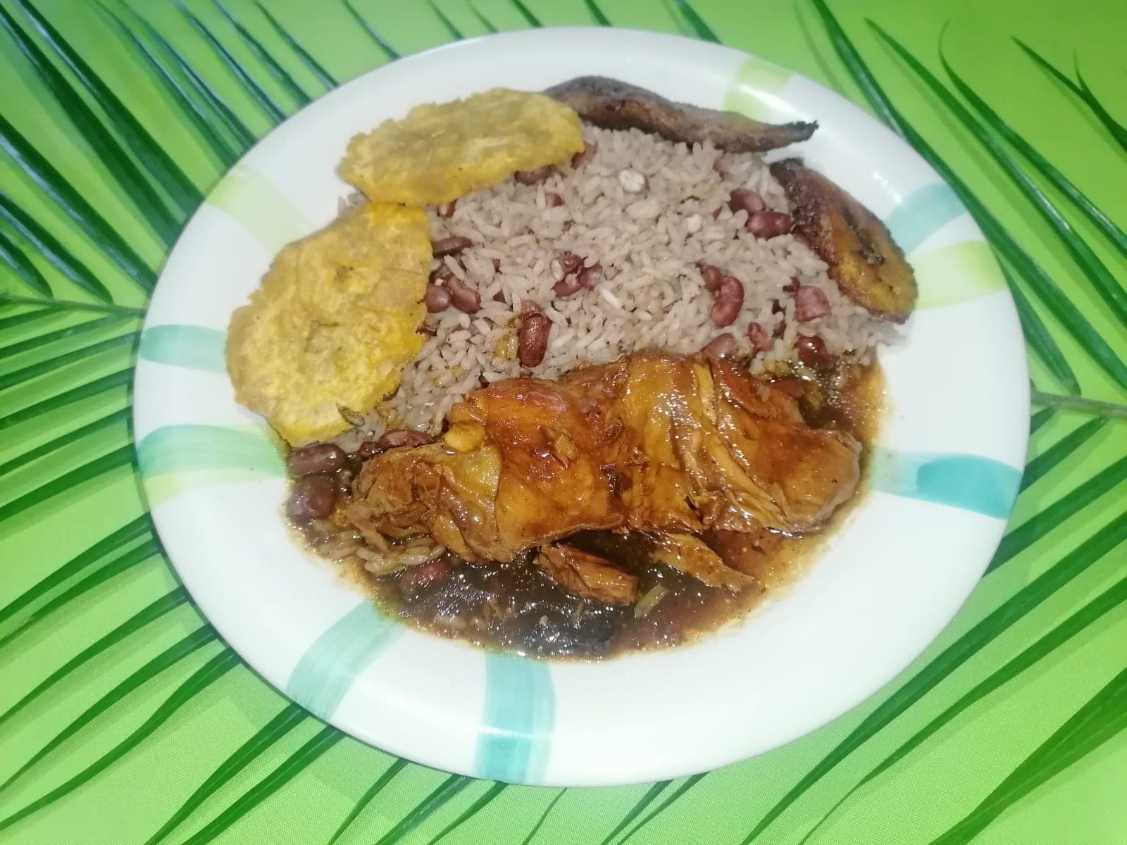 Rice And Beans con Pollo Caribeño (Personal)